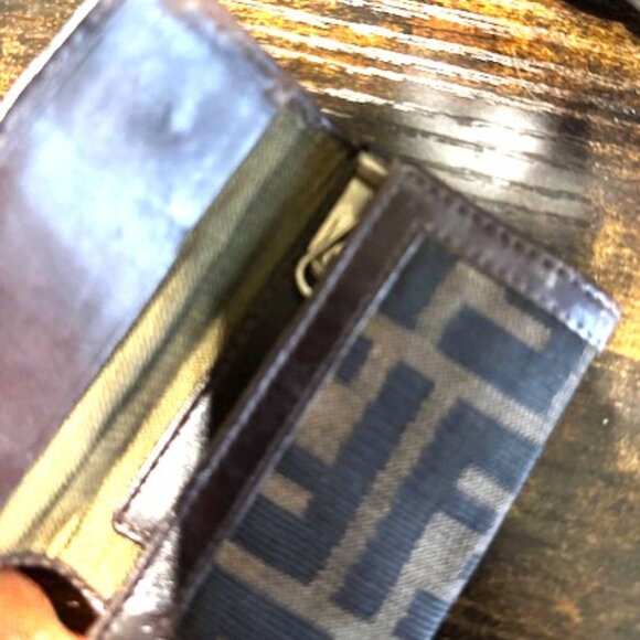 Fendi Vintage Brown Leather Zucca Six Hook Key Case - Pre-Owned - Picture 6 of 7